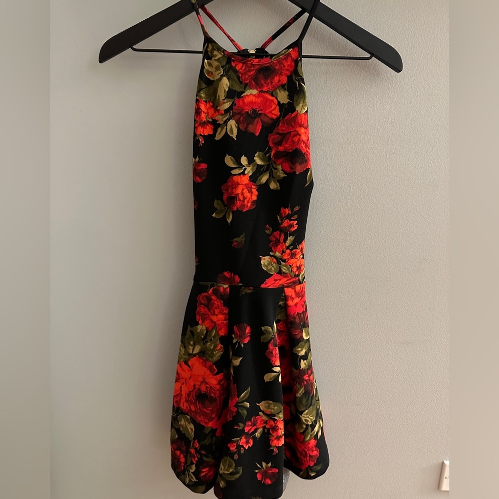 Windsor Red Rose Pattern Romper Dress Lace Back with Zipper (XS/S)